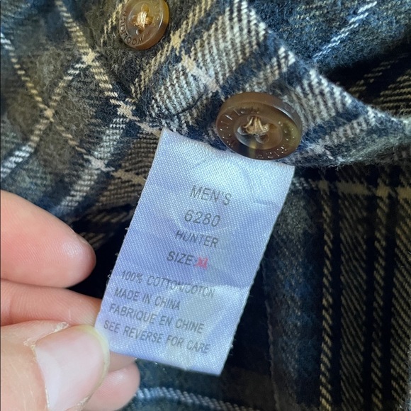 Woolrich Men's Navy and White Plaid Shirt - Picture 8 of 9